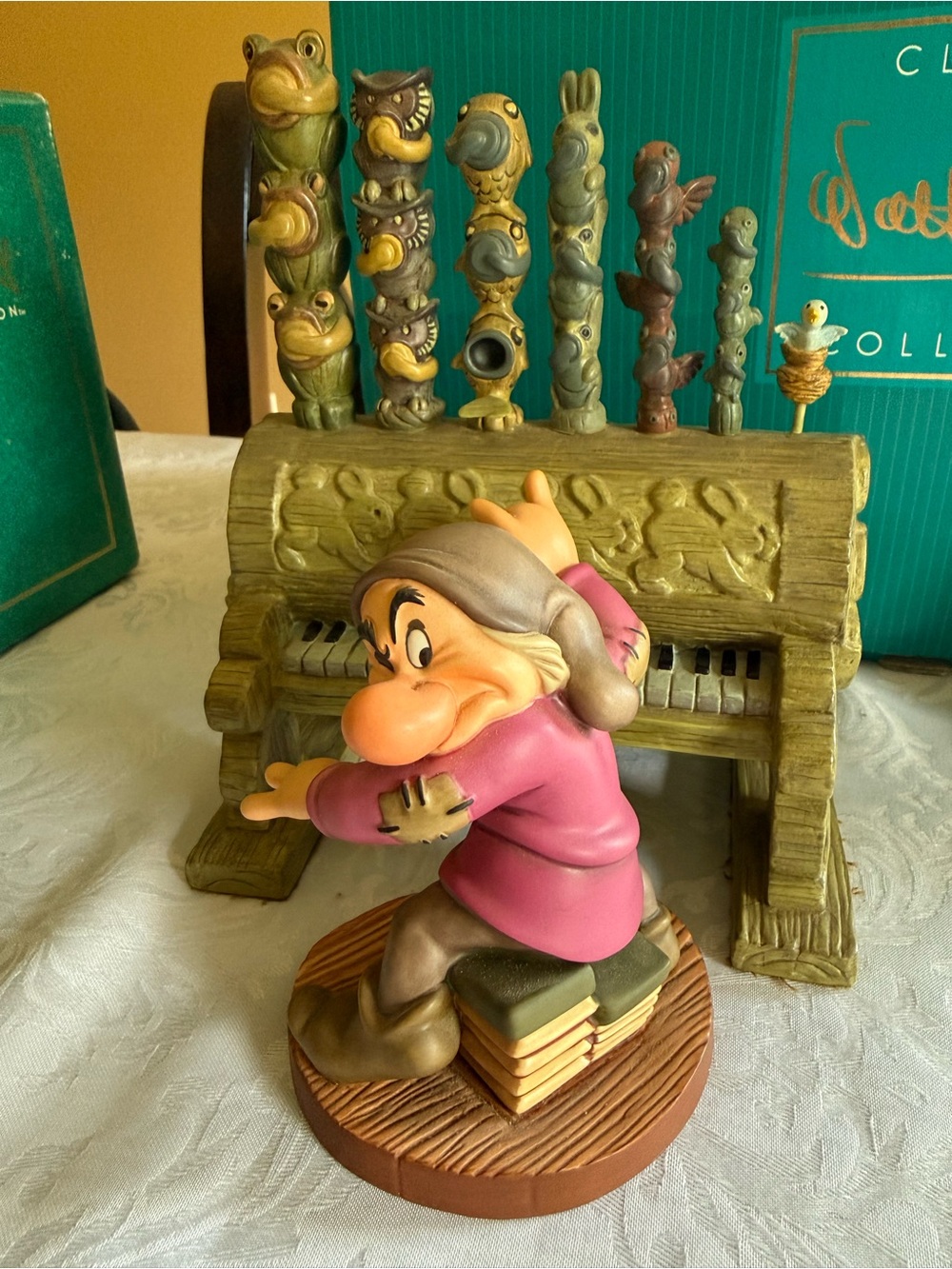 WDCC Snow White Seven Dwarfs Organ Music Scene Figurine w/ Grumpy Figurine